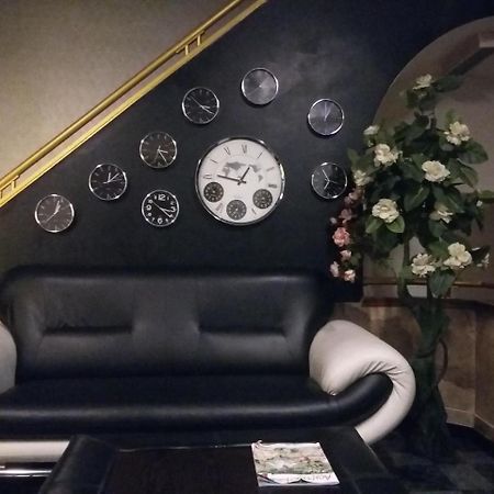 Sunrise Aparthotel Sint-Jans-Molenbeek Bagian luar foto